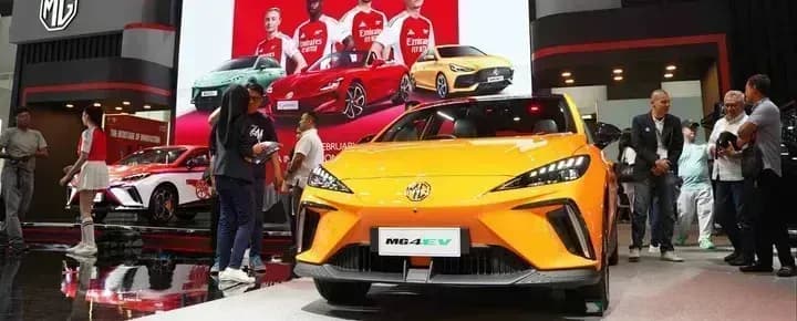 mobil baru di IIMS 2025