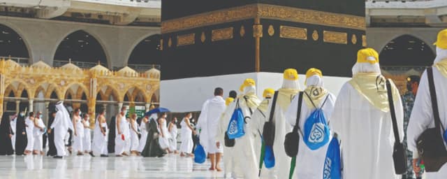 perbedaan haji furoda dan haji plus
