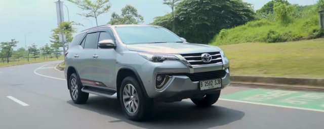 Test Drive Toyota Fortuner SRZ
