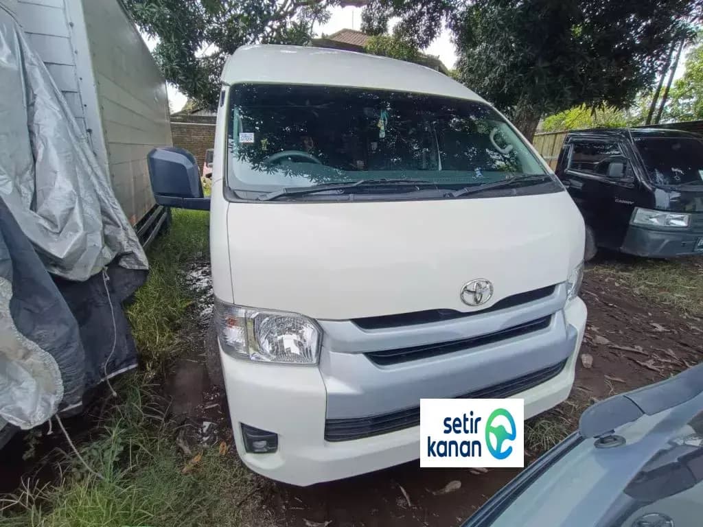 2025 TOYOTA KD 22 M/T HIACE COMMUTER