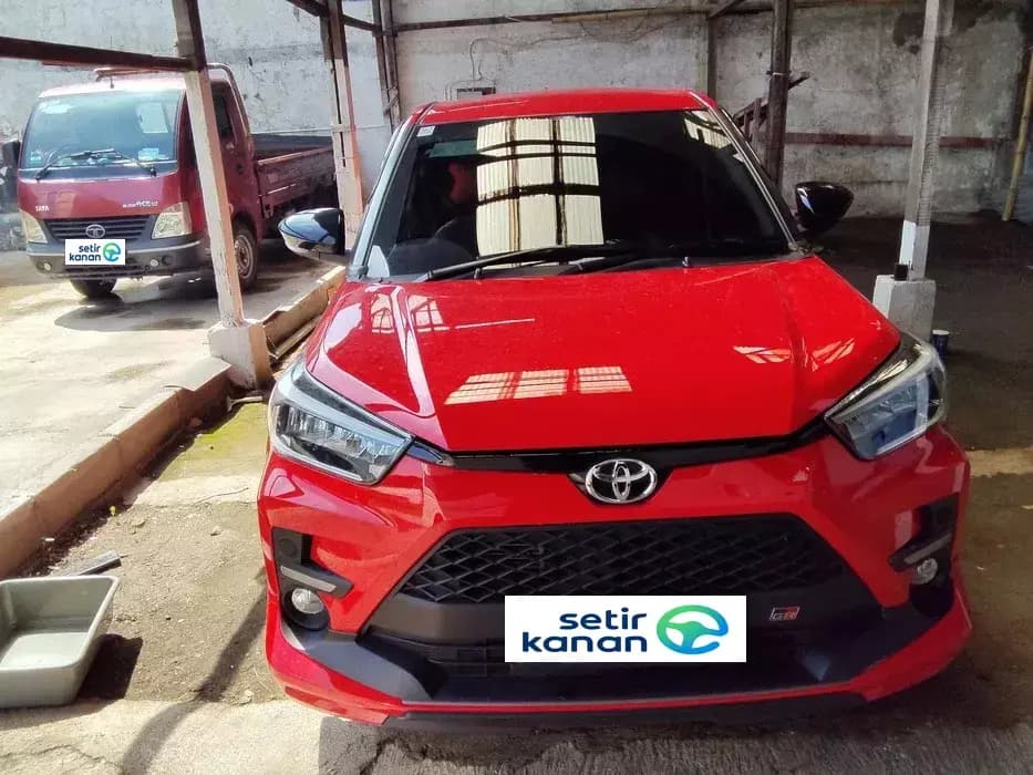 2025 TOYOTA 1.0 GR S CVT ONE TONE RAIZE