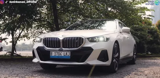 Eksterior BMW i5 Touring