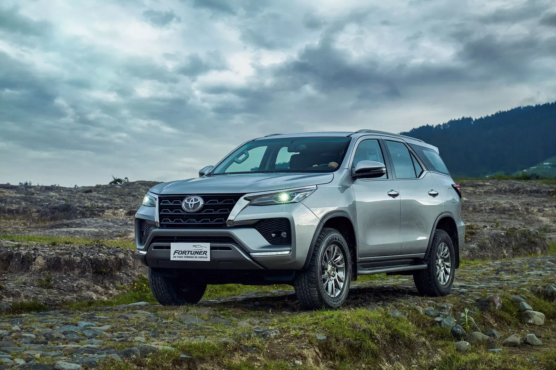 kredit mobil fortuner