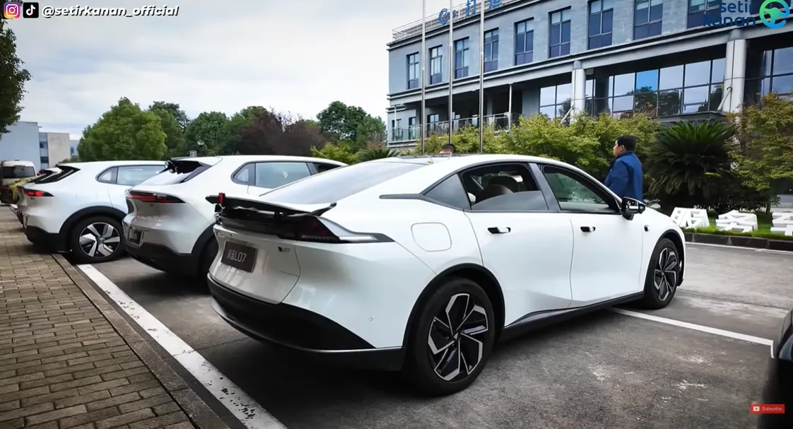 Changan Deepal LO7
Mobil Listrik
Sedan Listrik
Changan LO7