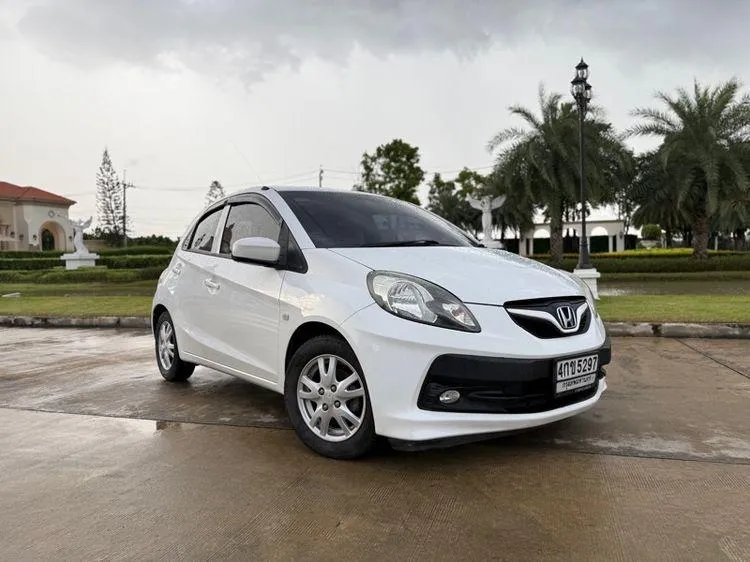 Honda Brio bekas