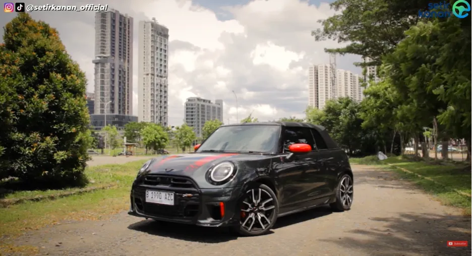 review mini cooper cabrio jcw
mini cooper cabrio jcw
eksterior mini cooper cabrio jcw
mobil compact
mobil mewah
mobil eropa