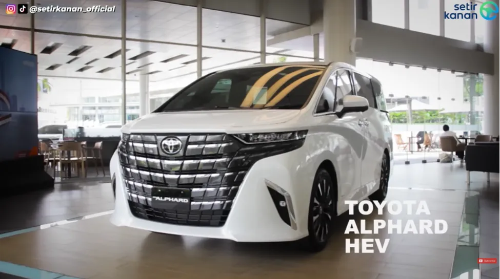 Review Toyota Alphard HEV