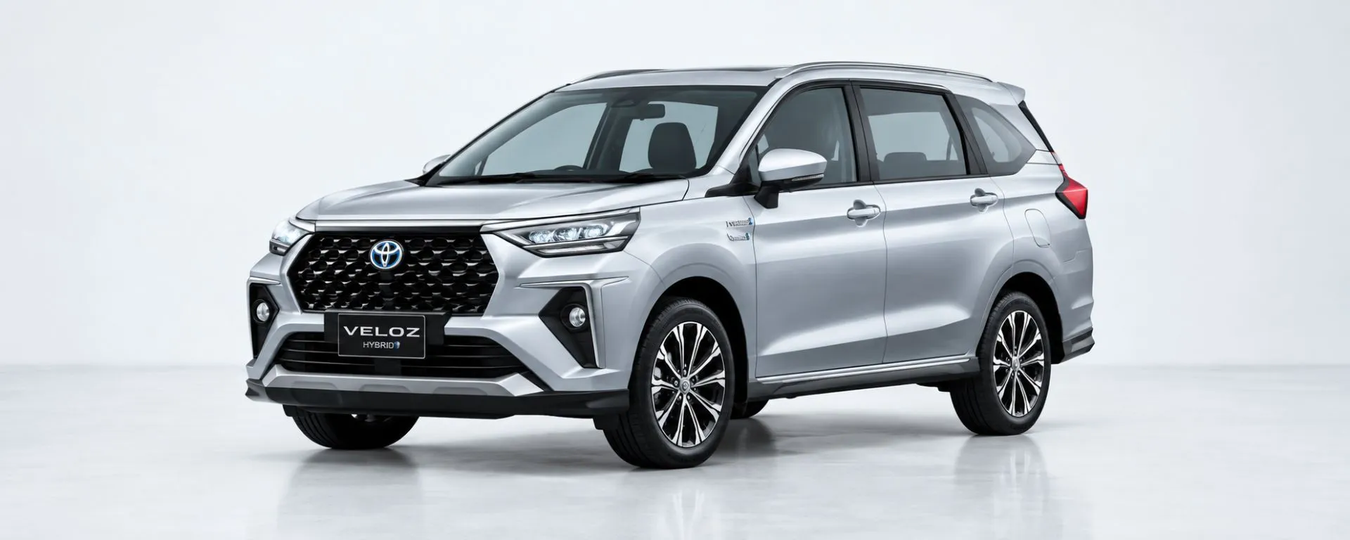 Toyota Veloz Hybrid 7 penumpang dengan desain MPV modern dan teknologi hybrid